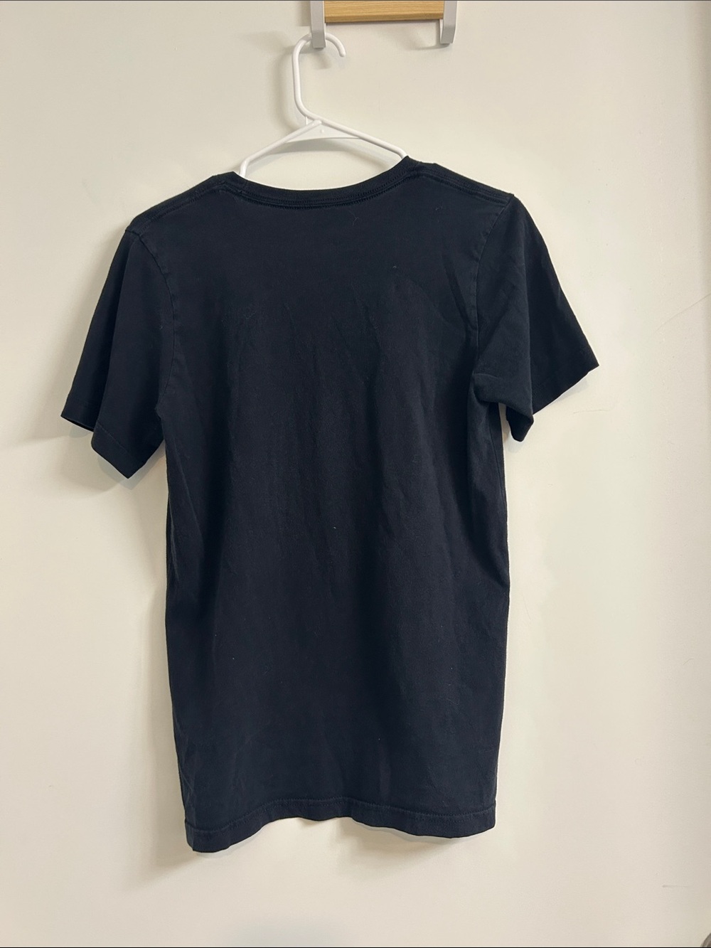 Men's Black Short Sleeve Graphic Tee with White Flag - Picture 3 of 4